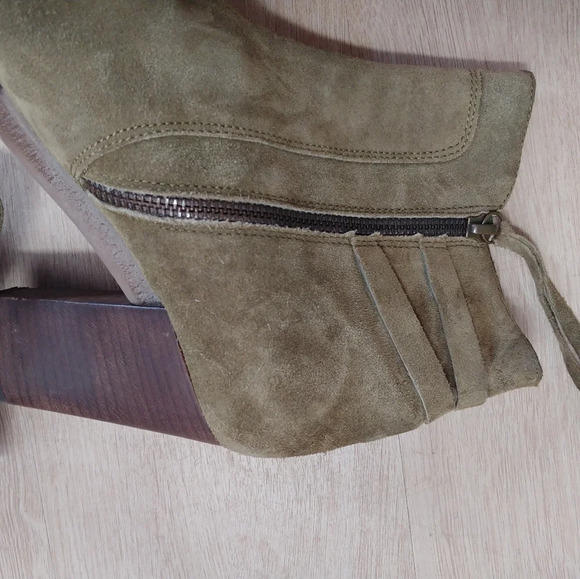 Anthropologie Holding Horses Olive Green suede Heels Bootie Size-39 US 8.5-9 - Picture 3 of 10